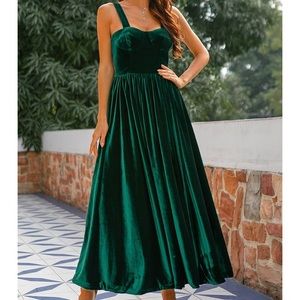 Zapaka dark green velvet dress